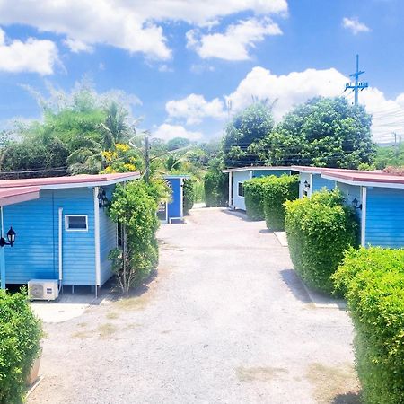 In Love Resort Chainat Exterior photo