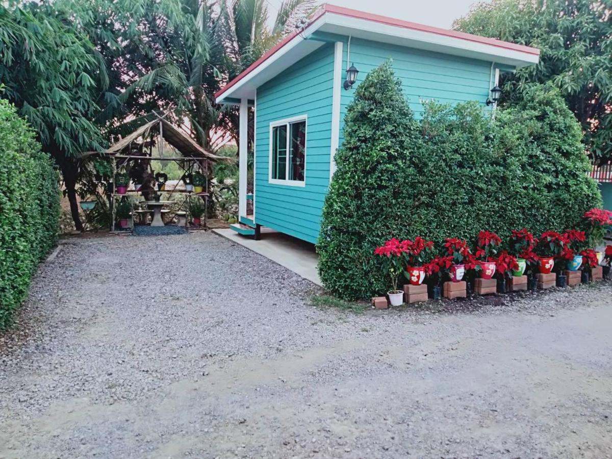 In Love Resort Chainat Exterior photo