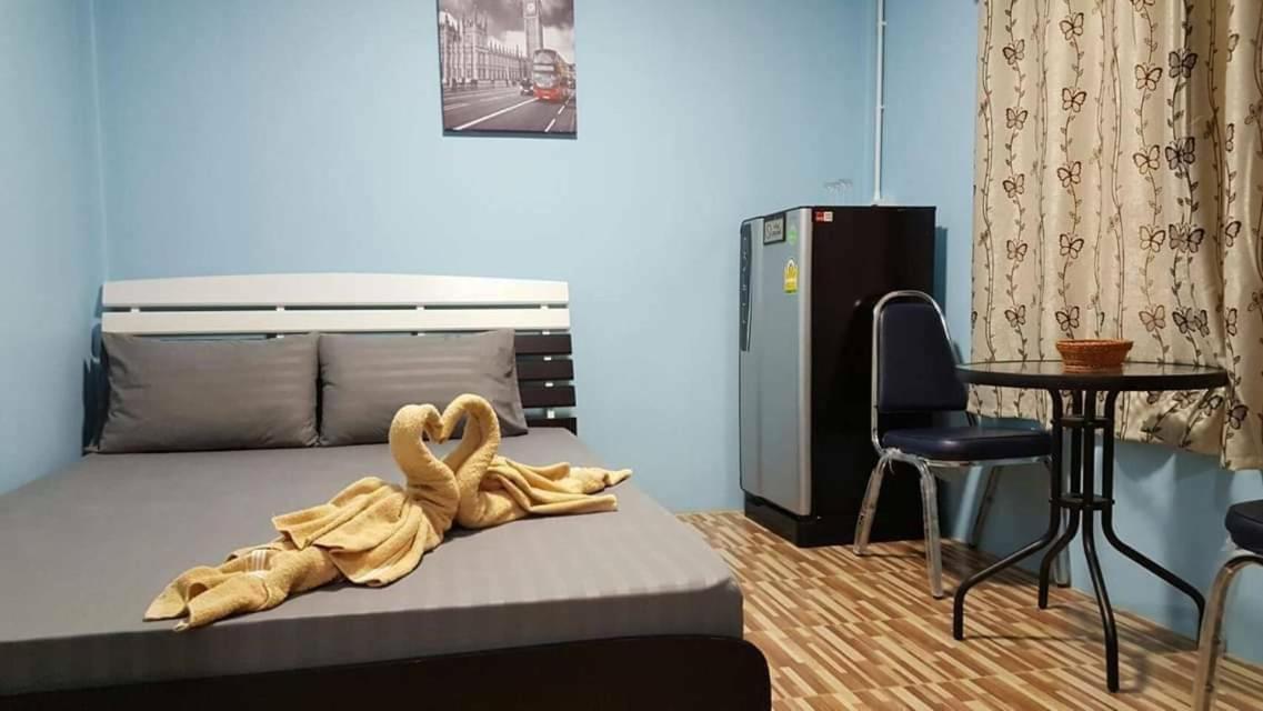 In Love Resort Chainat Exterior photo