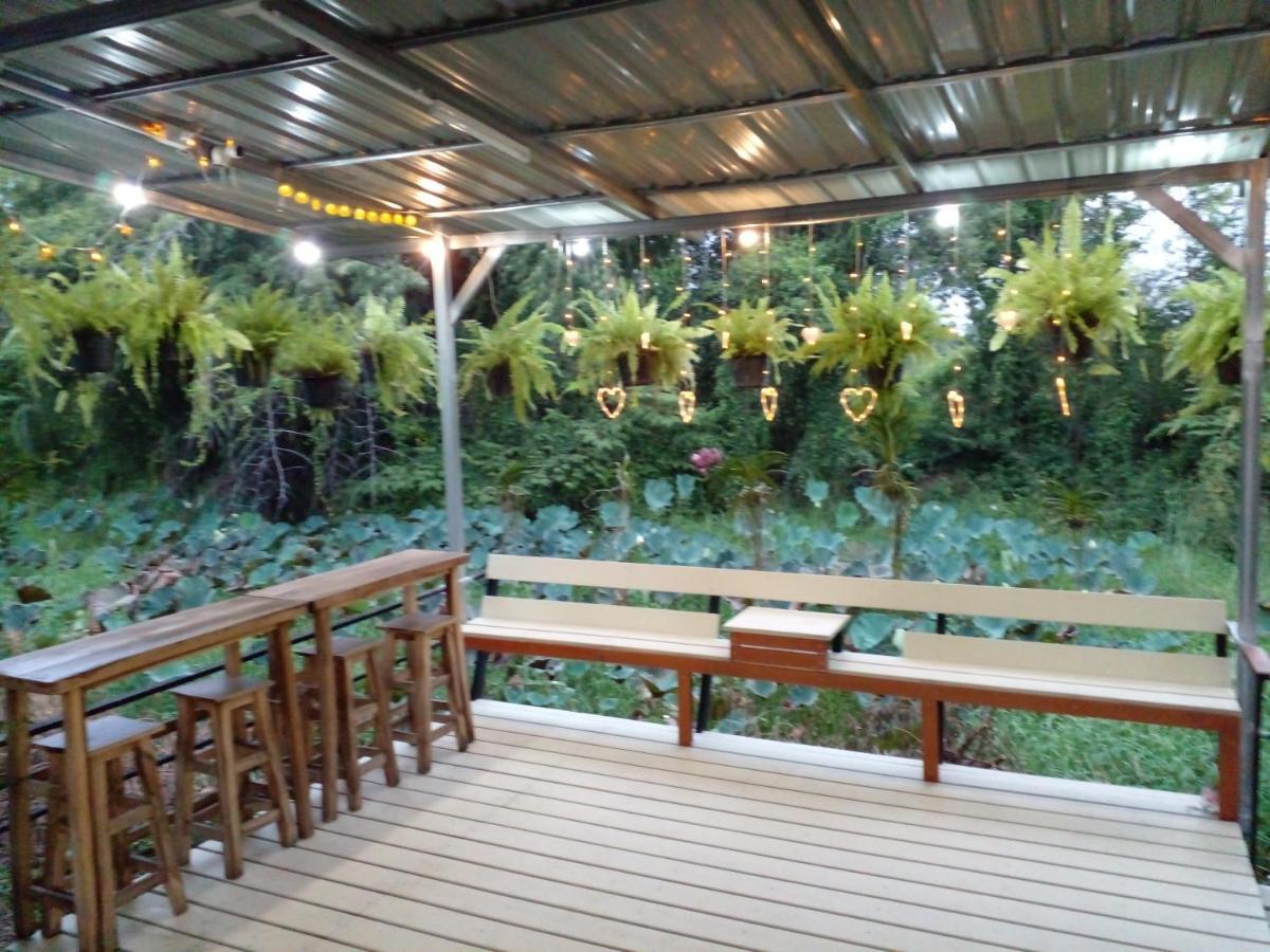 In Love Resort Chainat Exterior photo