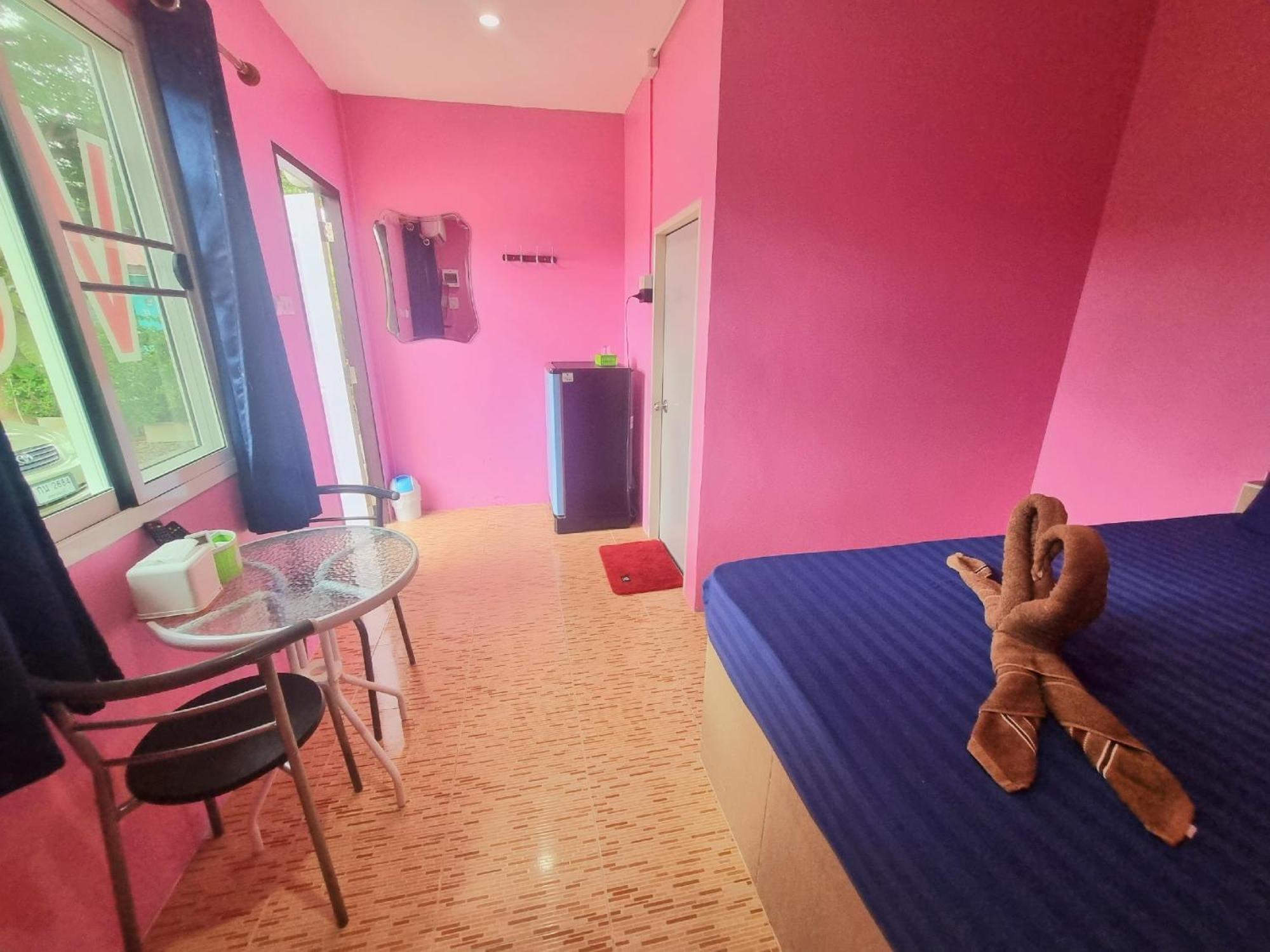In Love Resort Chainat Exterior photo