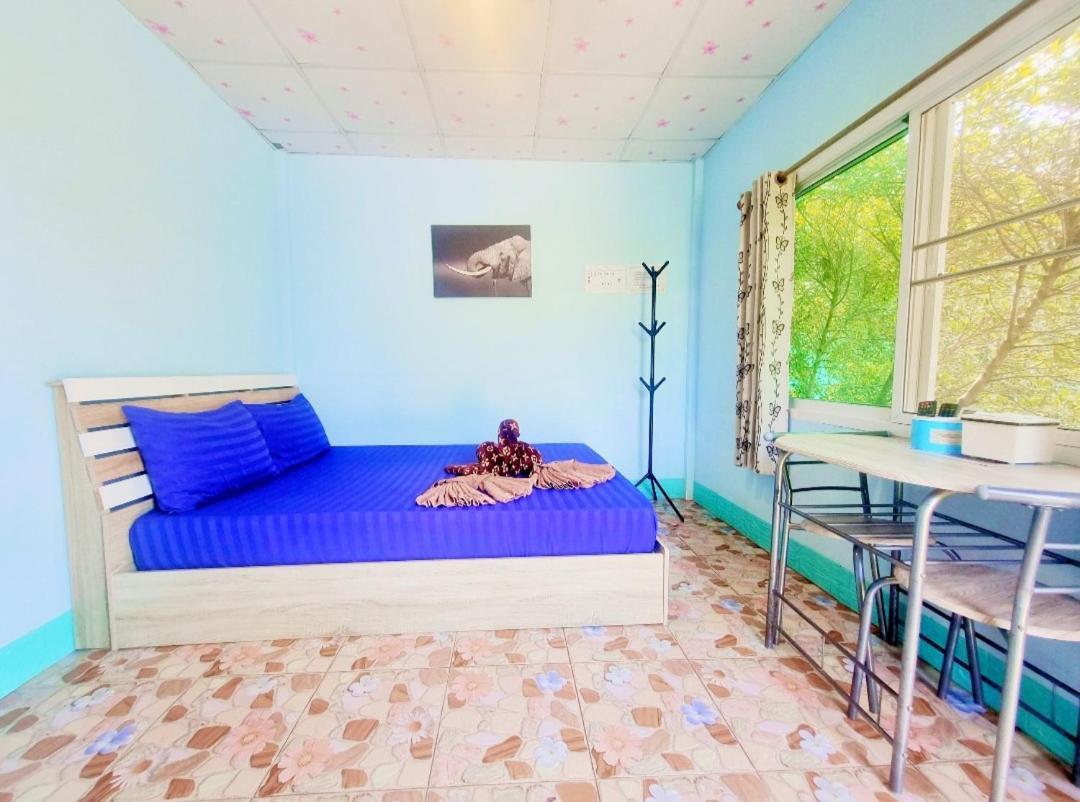 In Love Resort Chainat Exterior photo