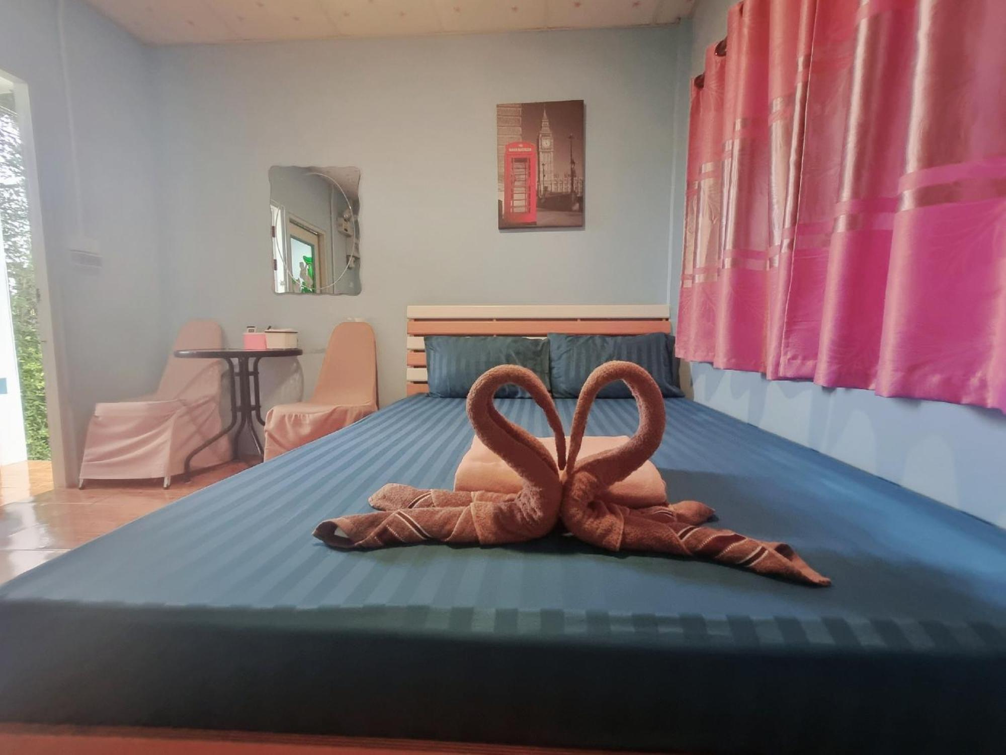 In Love Resort Chainat Exterior photo