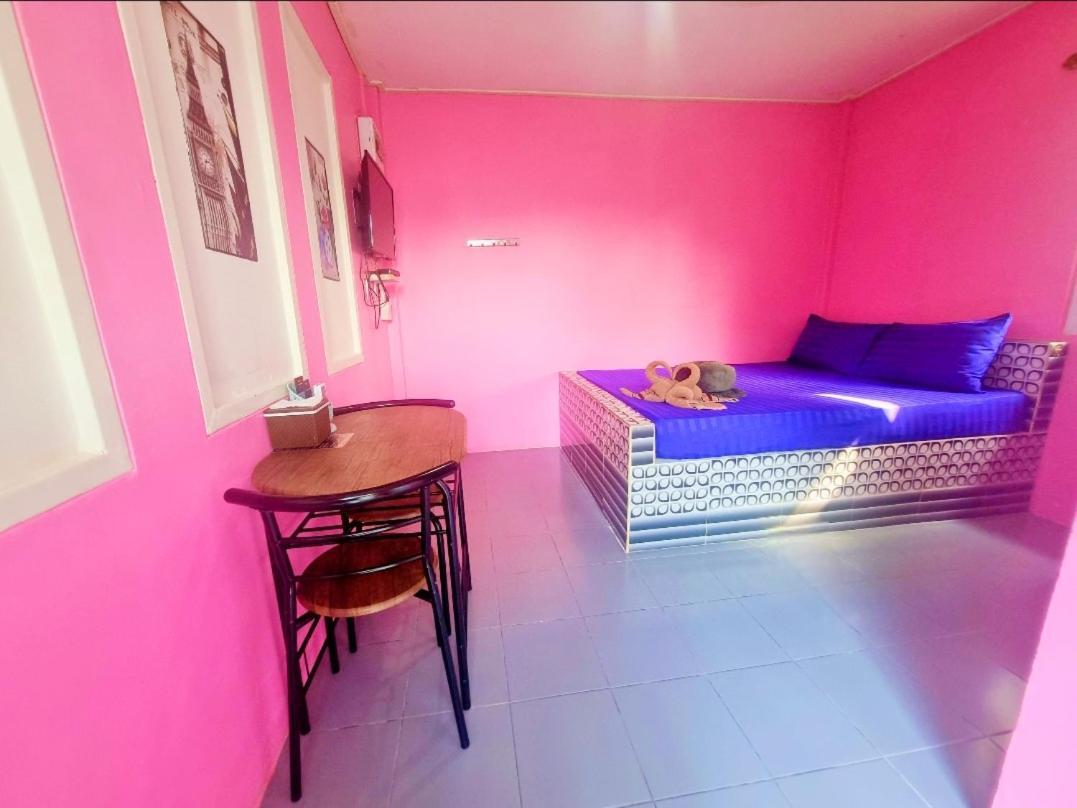 In Love Resort Chainat Exterior photo