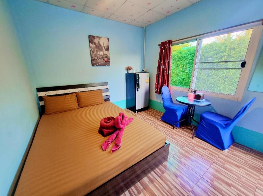 In Love Resort Chainat Exterior photo