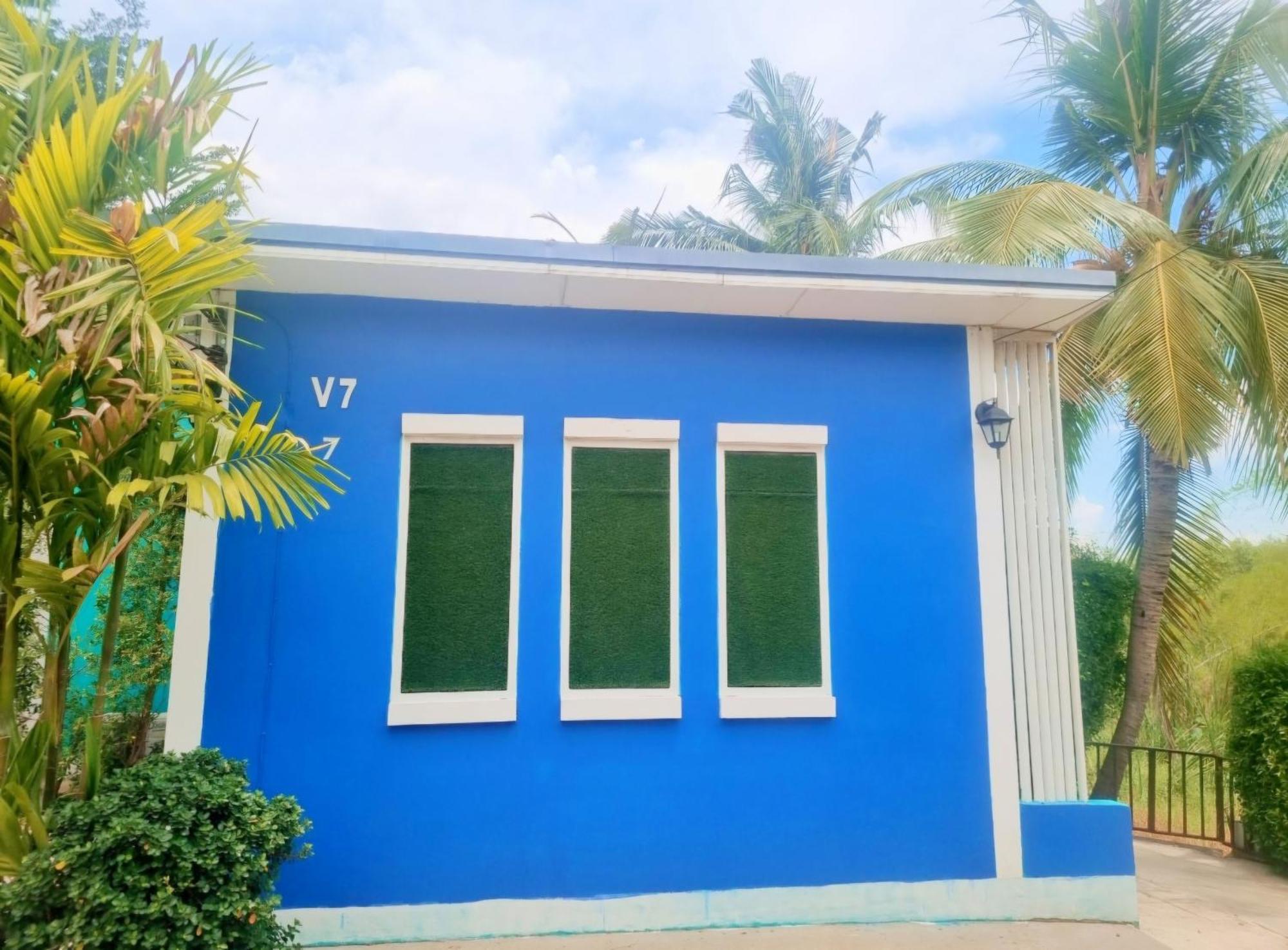 In Love Resort Chainat Exterior photo