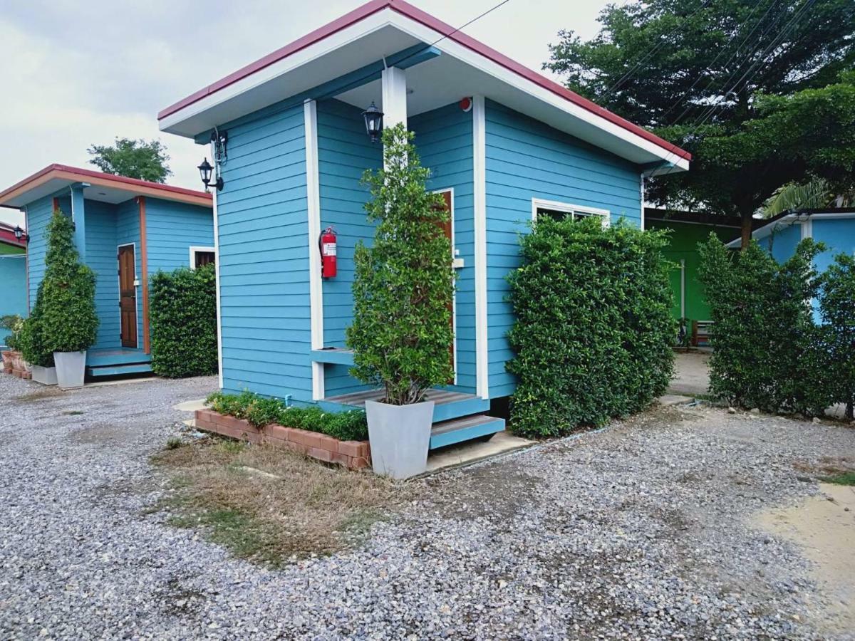In Love Resort Chainat Exterior photo
